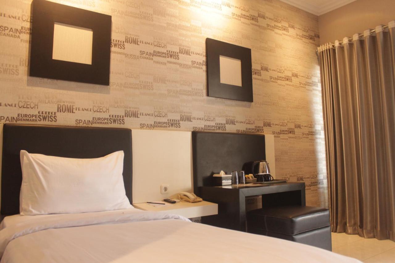 Luminor Hotel Jember By Wh Eksteriør bilde