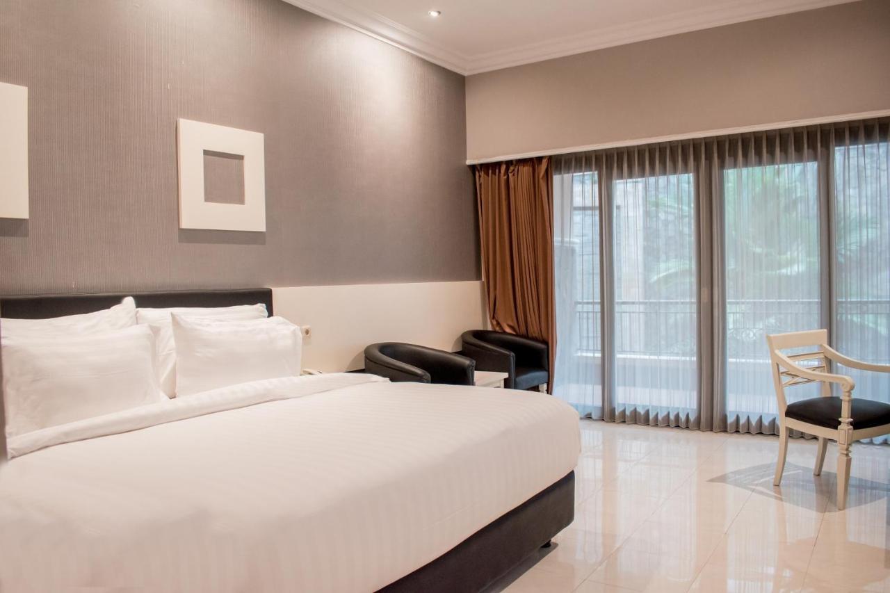 Luminor Hotel Jember By Wh Eksteriør bilde