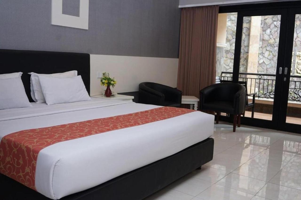 Luminor Hotel Jember By Wh Eksteriør bilde