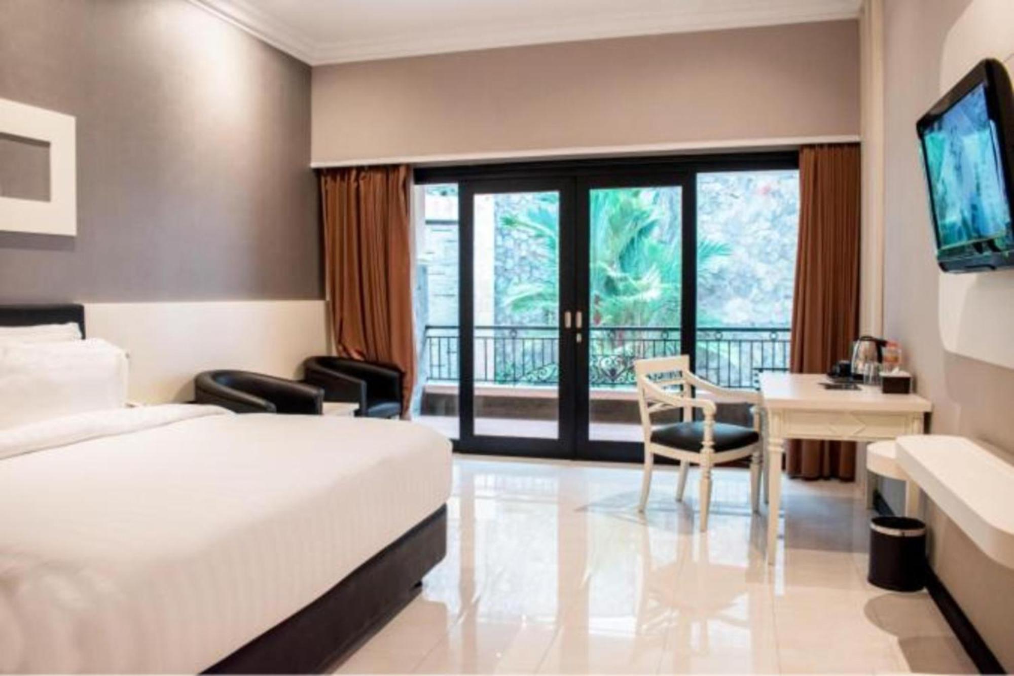 Luminor Hotel Jember By Wh Eksteriør bilde
