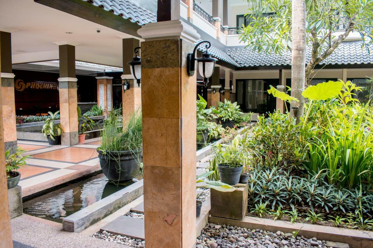Luminor Hotel Jember By Wh Eksteriør bilde